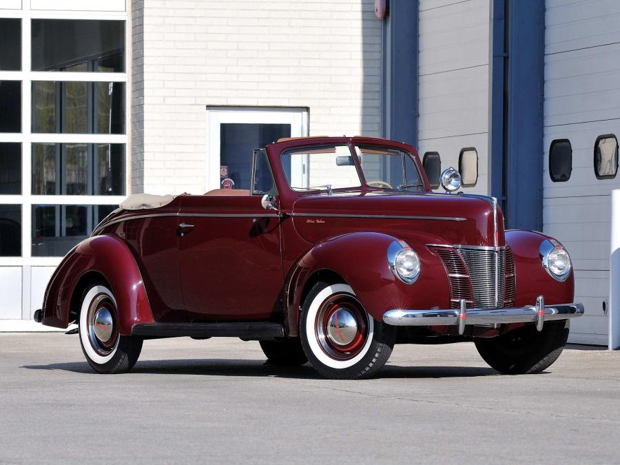  Ford V8 Deluxe Convertible Coupe 1940 года  (фото 19 из 26)